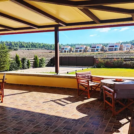 Villa Sunny Private In Sani Beach, 4 Bedroom Filakaí Kassándras