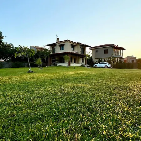 Вилла Sunny Private In Sani Beach, 4 Bedroom