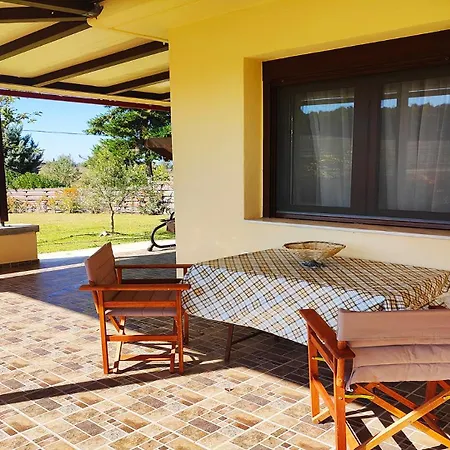 Sunny Private In Sani Beach, 4 Bedroom