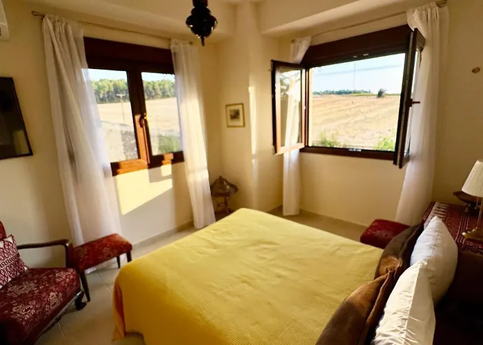Sunny Private In Sani Beach, 4 Bedroom *