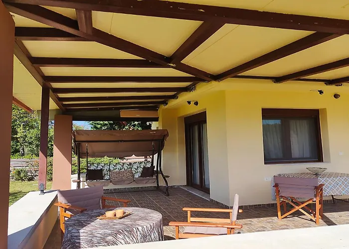 Sunny Private In Sani Beach, 4 Bedroom