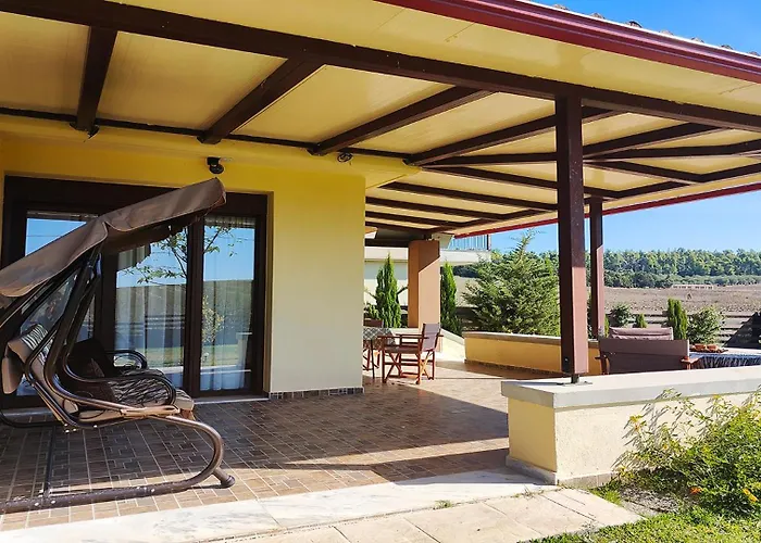 Sunny Private In Sani Beach, 4 Bedroom *