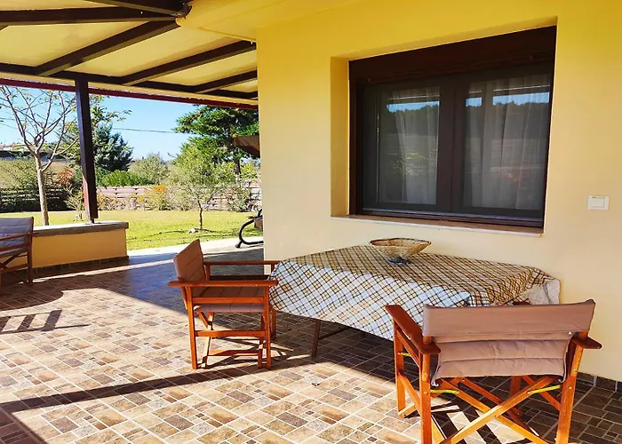 Sunny Private In Sani Beach, 4 Bedroom