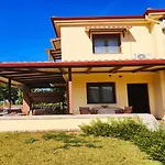 Sunny Private In Sani Beach, 4 Bedroom Vilă Filakai Kassandras