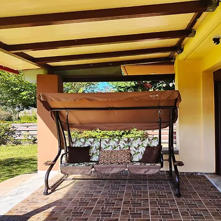 Sunny Private In Sani Beach, 4 Bedroom וילה