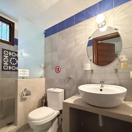 Sunny Private In Sani Beach, 4 Bedroom *