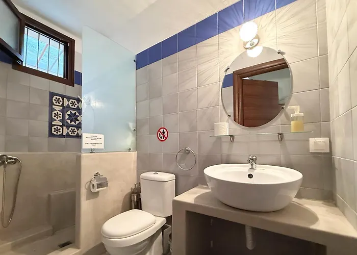 Sunny Private In Sani Beach, 4 Bedroom *