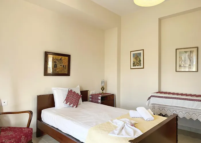 Sunny Private In Sani Beach, 4 Bedroom *