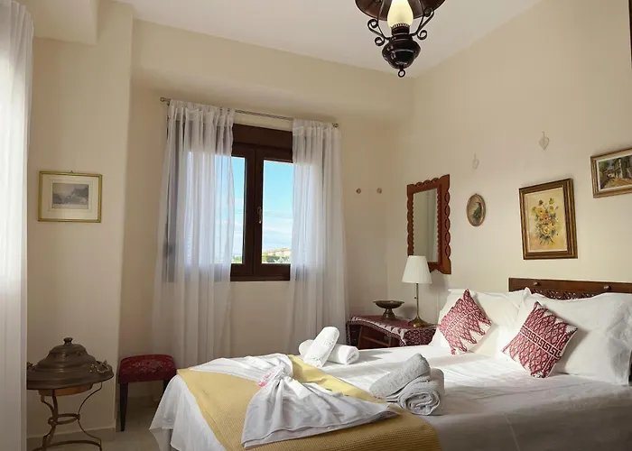 Sunny Private In Sani Beach, 4 Bedroom וילה