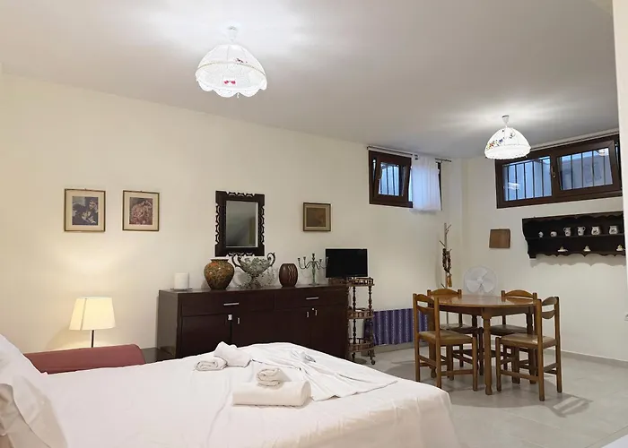 Sunny Private In Sani Beach, 4 Bedroom *